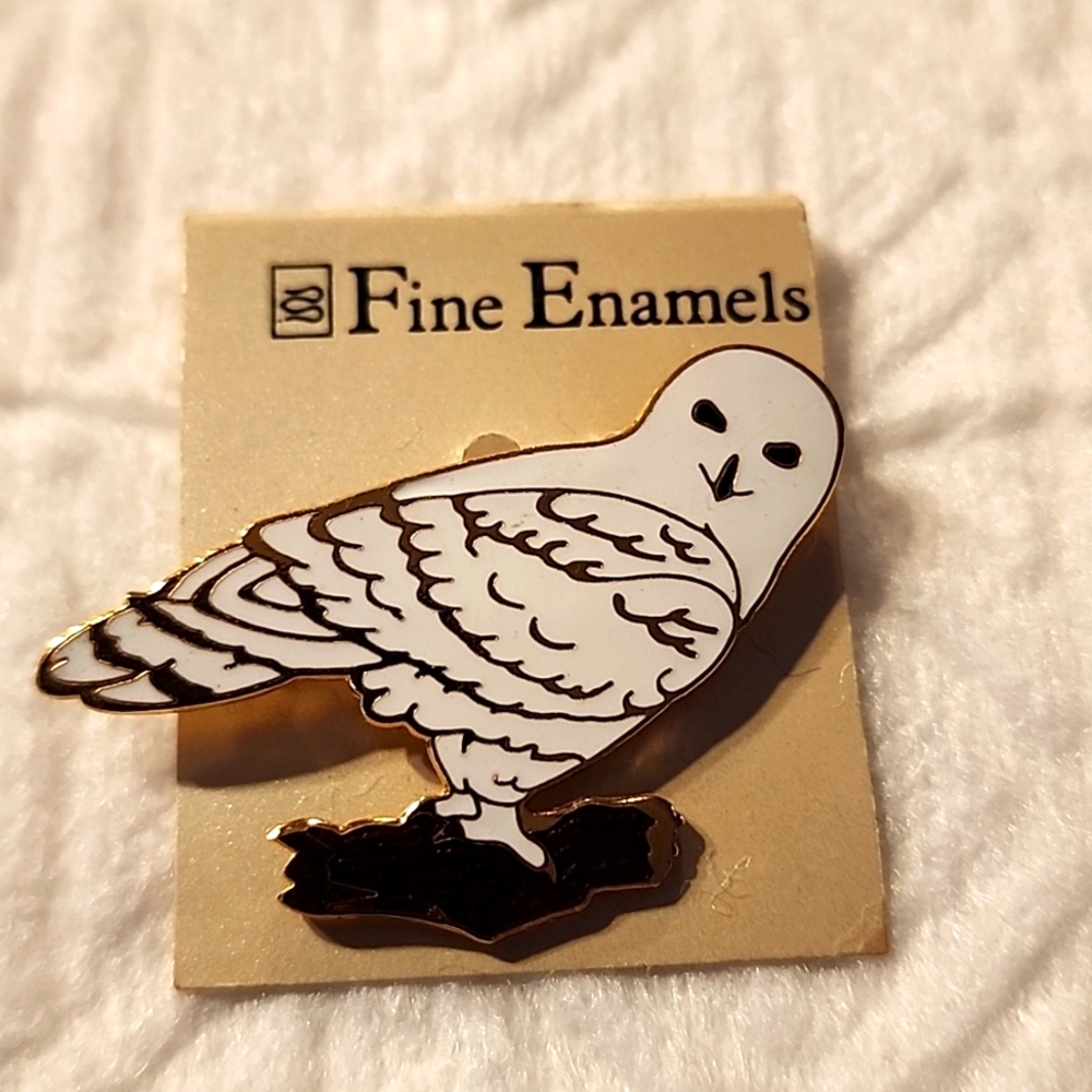 Fine Enamels Owl Pin